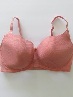 (#111) Adrienne Vittadini 38DD Underwire lace Bra